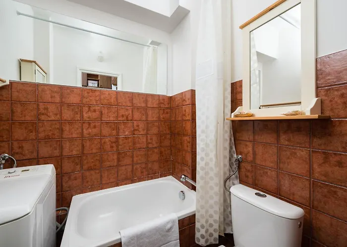 Plac Konstytucji Homely By Bookinghost *